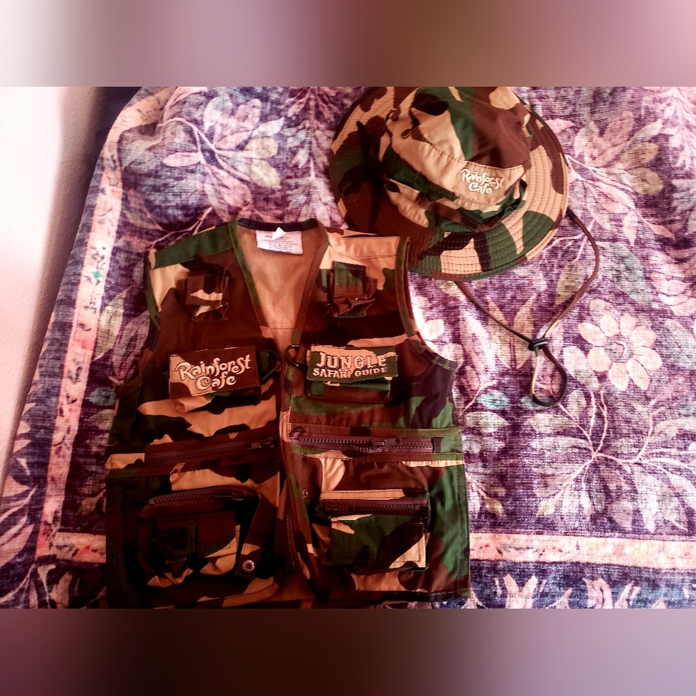 Rainforest Cafe Jungle Safari Vest and Hat Set